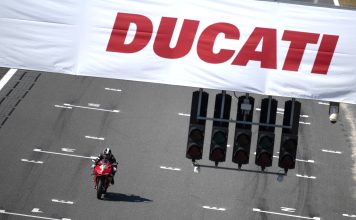 두카티의 빨간 마법, 2022 두카티 파니갈레 V4 S 시승기